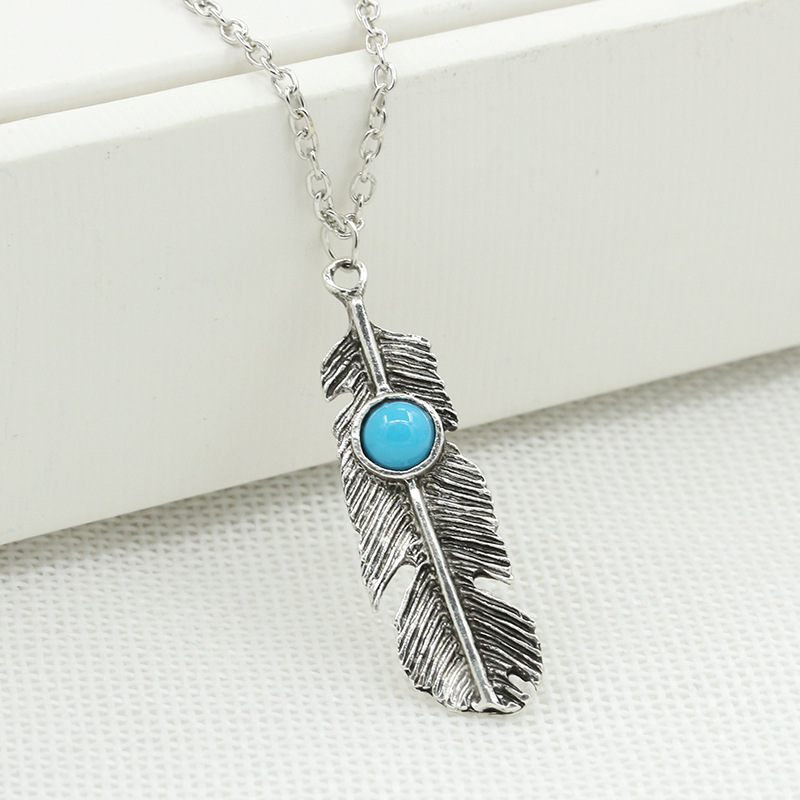 

Fashion Vintage Feather Necklaces Simple Classic Leaves Style Alloy Turquoises Pendant Necklace Jewelry For Women Choker Silver