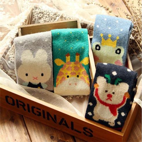 

Wholesale- 10pairs=1 lot Winter Cute Cartoon Animais Colorful Kawaii Women Socks Wool Art Fuzzy Tube Warm Girls Casual Socks MF74851, Multi