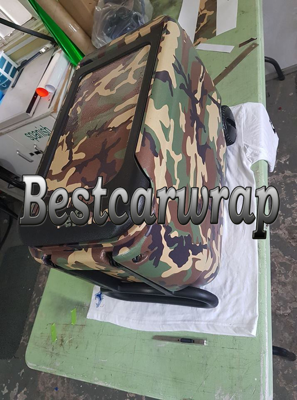 Forest Green Camo Vinyl Car Emballage avec bulle d'air Sticker imperméable gratuit pour Auto / Boat / Plane / Table Couvre-Taille de 1,52x10m / 2