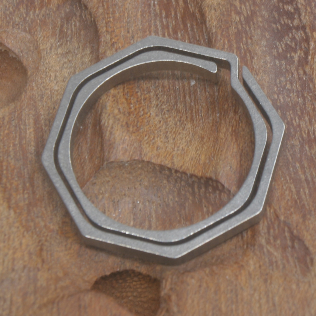 

EDC tgj10 key ring Ultra Light (about 5g)Titanium Ti Unibody Outdoor EDC Key holder Star Anise