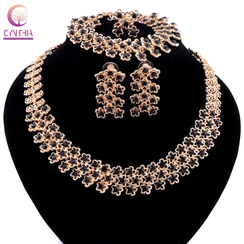 Partie accessoires ensembles de bijoux pour les femmes perles africaines collier en cristal boucles d'oreilles bracelet beaux anneaux ensembles d