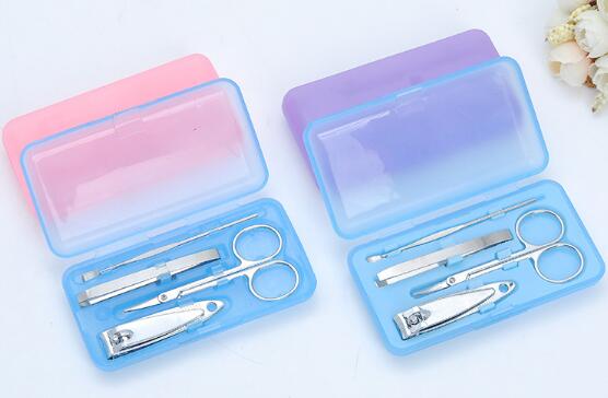 4pcs / set clous kit kit de manucure clippers tondeuses tondeuses pédicure ciseaux couleur aléatoire ongles outils ensembles kits