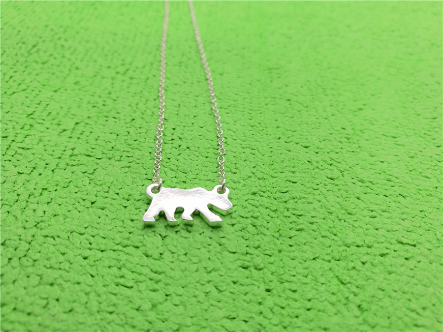 

5PCS Tiny Gold Silver Polar Bear Necklaces Thin Bruin Necklace White Sea Bear Necklace USA California Cali Bear Necklaces