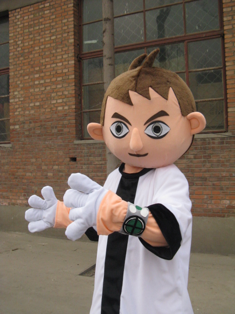 

Hot high quality Real Pictures Deluxe Ben 10 Gwen Tennyson mascot costume fancy carnival costume free shipping, Beige