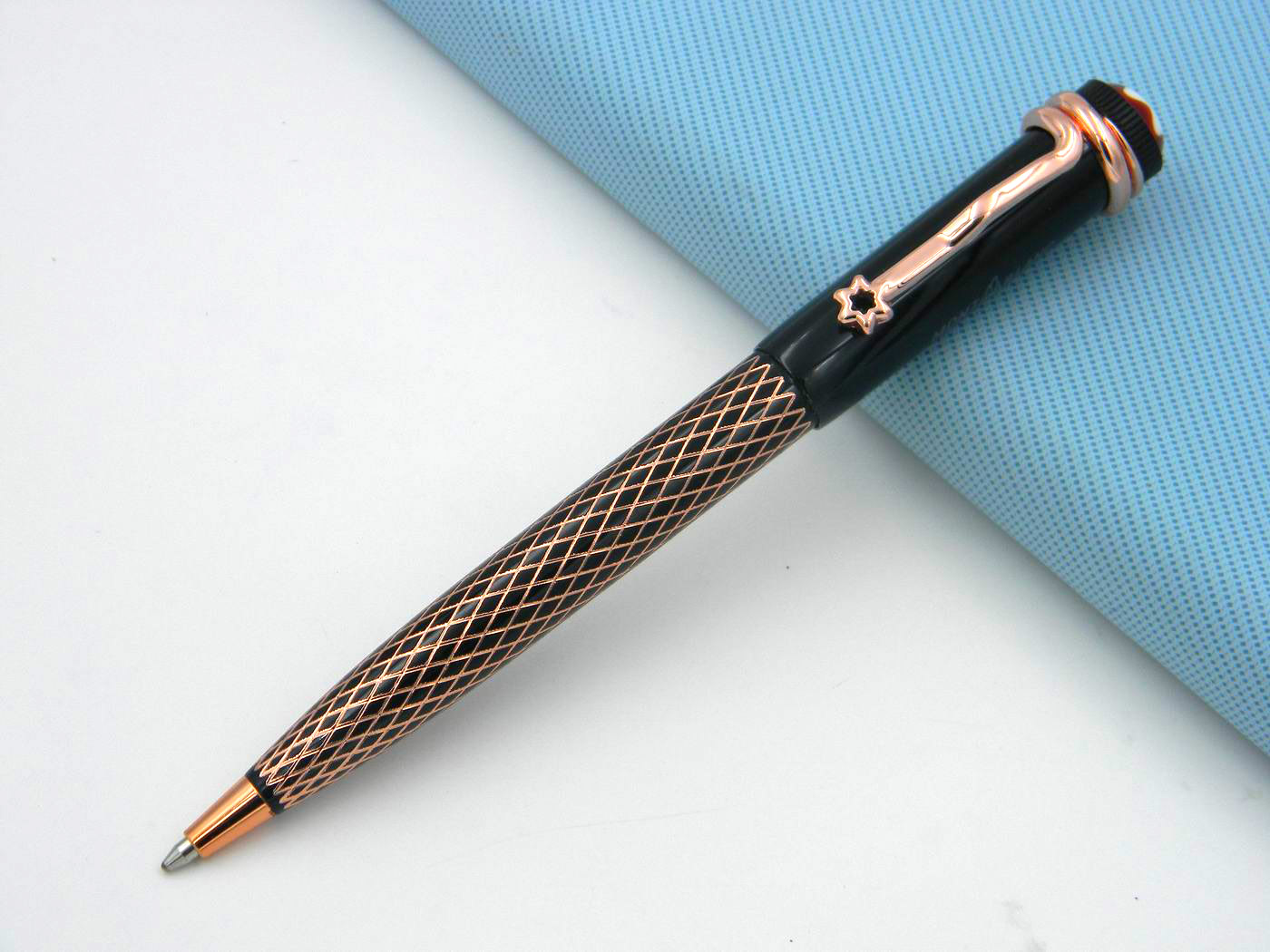 

Black and rose golden Stars New Diamond pattern Lacquerred Metal Ballpoint Pen