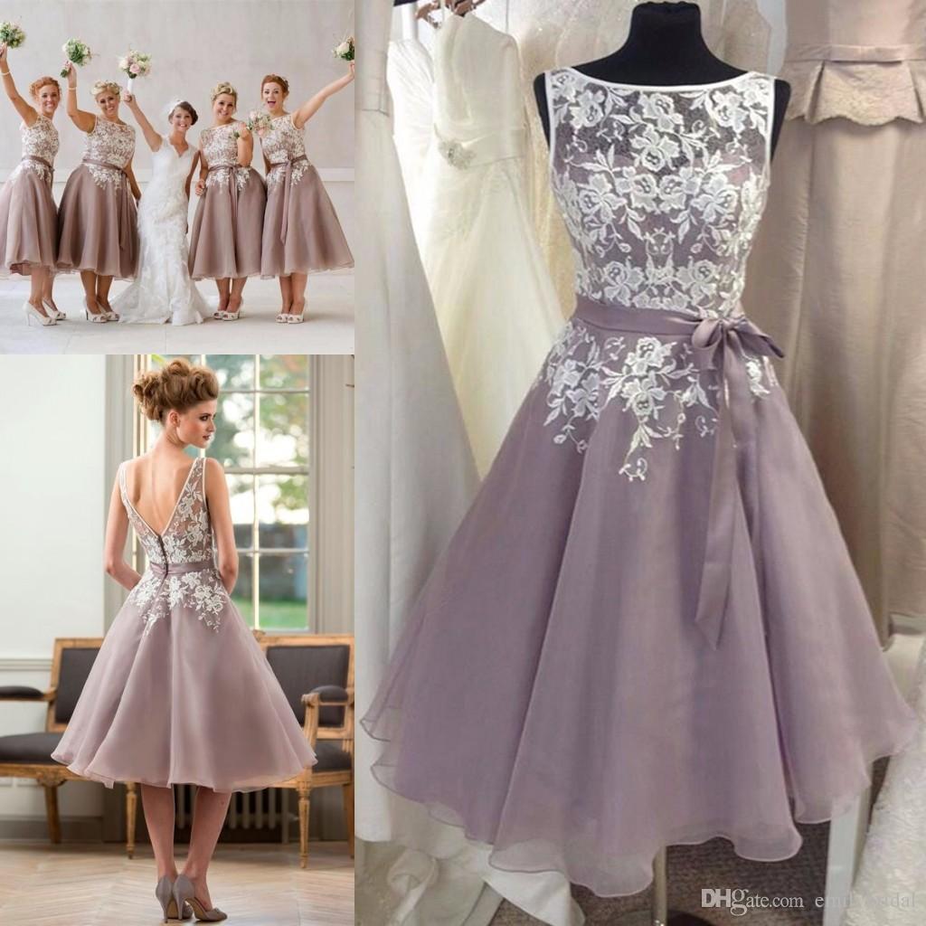 Robe de demoiselle d'honneur violette poussiéreuse avec du thé de dentelle blanche Longueur V dos courtes Femmes Forme d'Honor Robe pour les mari