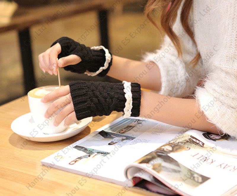 

6 Colors Ladies Short Lace Gloves Autumn And Winter Solid Color Knitted Warm Mittens Exposed Finger Glove