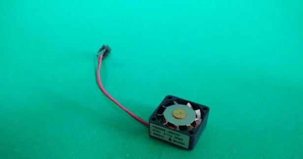 

New IC FAN F2008ES-05WAV 2cm20*20*08 5V0.11A 3 wire large air volume metal blade fan