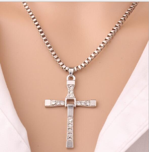 

Alloy Diamond FAST And FURIOUS Dominic Toretto Cross Pendant Necklace Gold 60CM High-quality Silver-plated Necklace for Men Christmas Gift