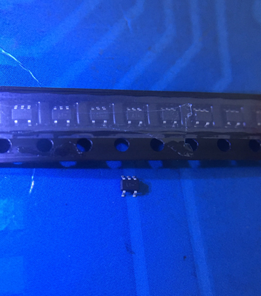 1 piece TVS DIODE 2.8VWM 8VC SOP8