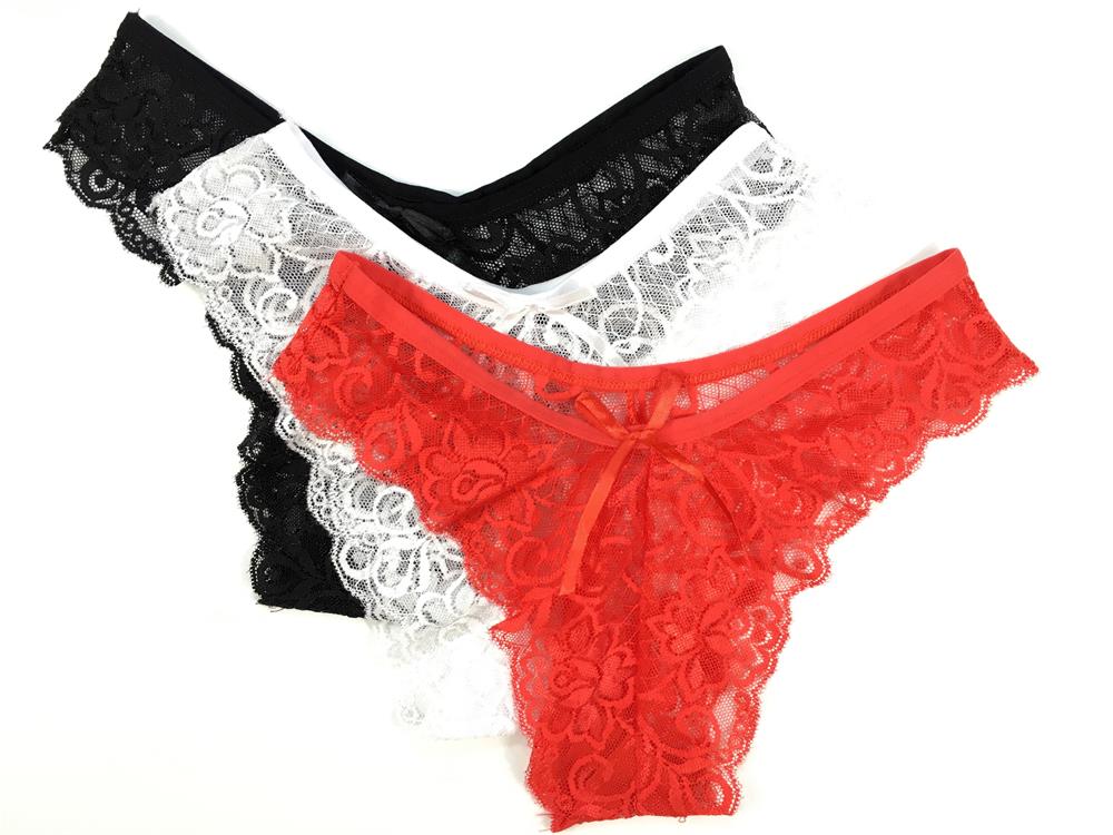 tanga de encaje rojo