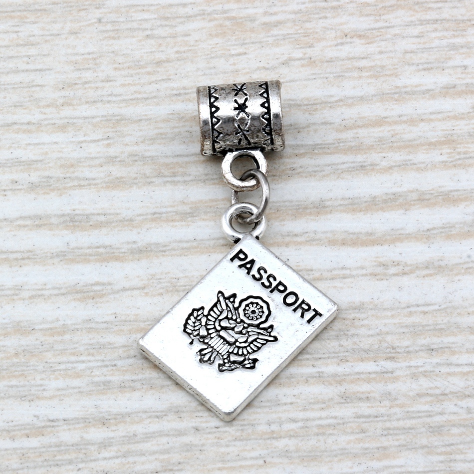 MIC 150 pcs / lot Dangle Antique argent passeport en alliage Charme Grand Trou Perles Fit Européenne Charme Bracelet Bijoux A-111a