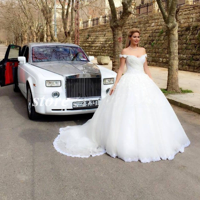 

Off the Shoulder Wedding Dresses 2019 Ball Gown Appliques Tulle Design Beaded Bodice Court Train Weddin Dresses Bridal, White
