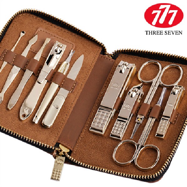 

Wholesale- South Korea 777 THREE SEVEN Manicure Set Nail Clipper Nail Tools Best Gift for Friend and Family, Total 11 pcs, NTS-8306