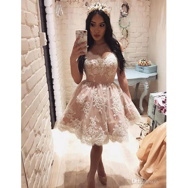 

2018 New Short Ball Gowns Homecoming Dresses off the Shoulder Lace Appliques Pearls Mini Cocktail Party Gowns, Champagne