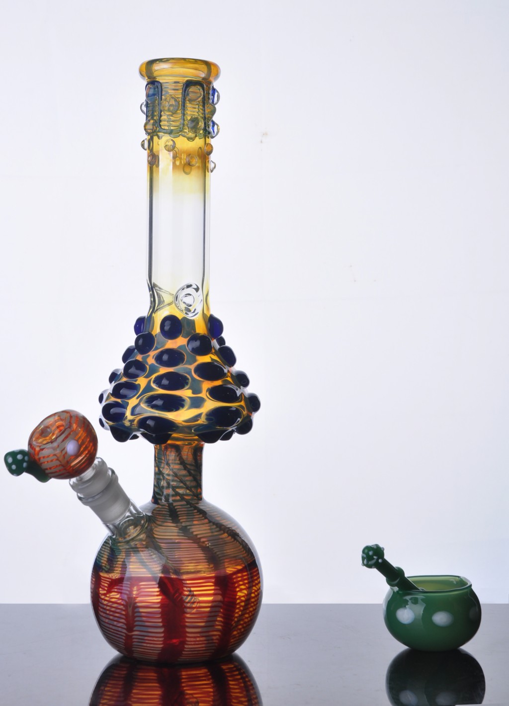 

Unique Design Round Base Mushroom Downstem Bong Colored Big Bongs Tall Water Pipes Glass Water Bongs Free Shipping