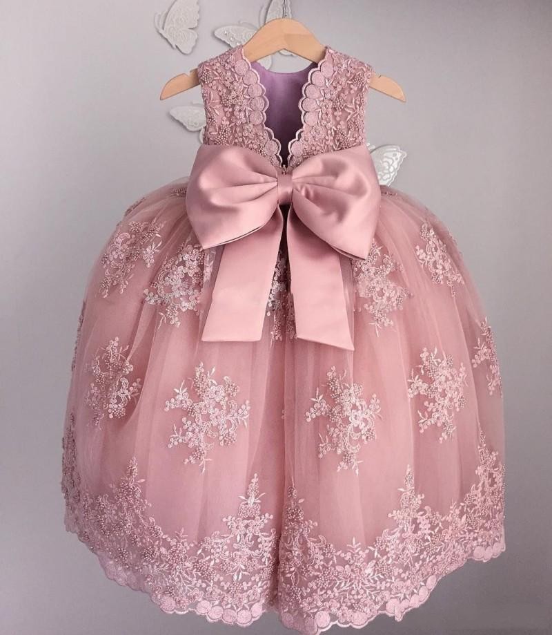 

2019 vintage Lace Applique Flower Girls Dresses For Weddings Soft Pink Beaded Little Baby Ball Gowns Puffy Skirts Communion sweet girls, Burgundy