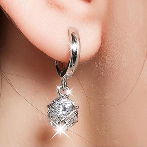 

S925 Sterling Silver Diamond Earrings Do not fade Prevent allergy Green earrings The pendants Headwear, Golden;silver