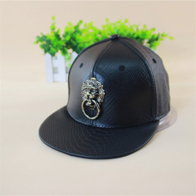

Wholesale- 2016Leather PU Black gold metal lion hiphop snapback cap hats fashion cool casul flat brim full hats