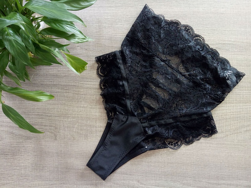 2017 mode été grande taille femmes Sexy culotte cul sous-vêtements dentelle noire évider pantalon femme slips grande taille 3XL