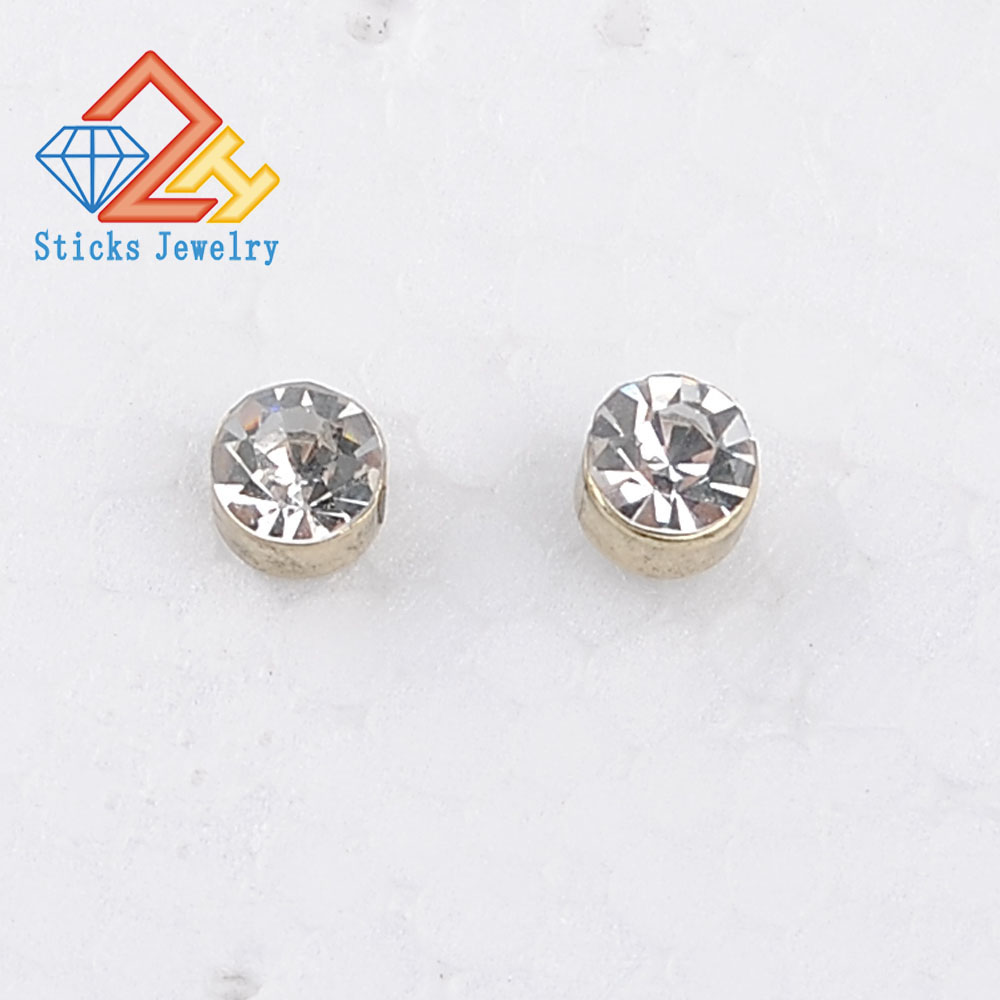 

Earrings (5pair / lot) White Round Crystal Lady Stud Earrings