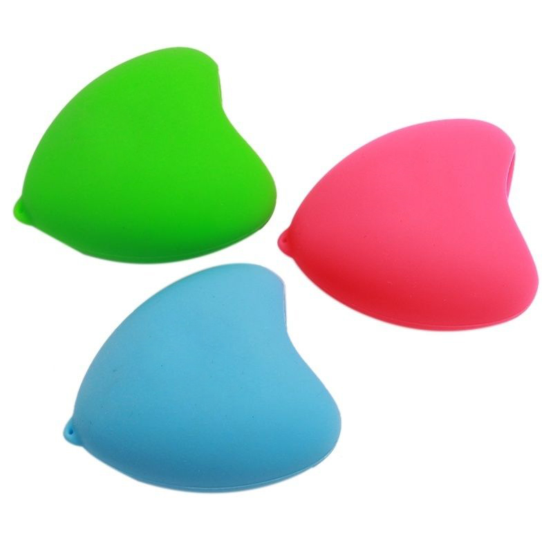 

New 3 Color Heart Shaped Silicone Enhancer Fuller Enlarger Portable Sexy Makeup Tool Women Lip Care Tools