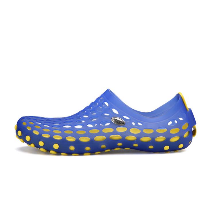 

New 2017 Famous Brand Casual Men Sandals Fashion Plastic Sandals Summer Beach Shoes Water Shoes Slippers Fast Shipping