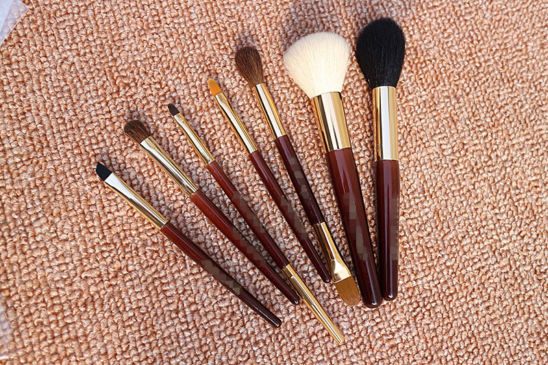 

Brand BoB Brown BASIC BRUSH COLLECTION Make up Brushes Bobibrown makeup brushes sets 7pcs Foundation makeup brands brushes