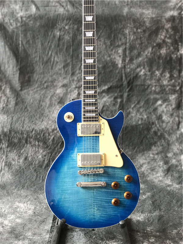 nouvelle arrivée vente chaude guitare électrique de couleur bleue, avec touche palissandre, matériel chromé, toutes les couleurs sont disponibles