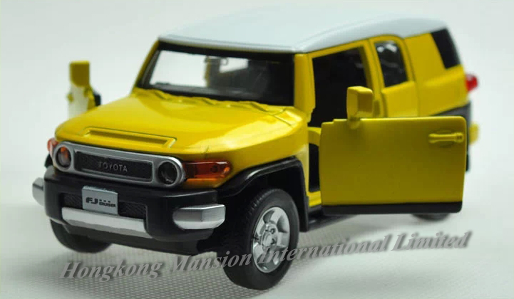 

1:32 Scale Alloy Diecast Car Model For The Toyota FJ CRUISER Collection Model Pull Back Luxury SUV Car Toys With Sound&Light