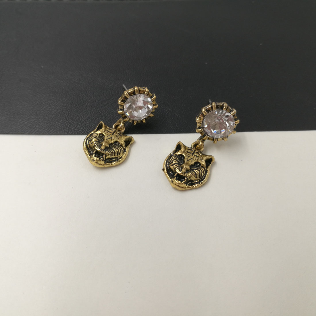 

New brand Vintage Metal Leopard Stud Earrings for Women Fashion Jewelry Gold earring Rhinestone brincos pendant Punk Bijoux accessories 2017, Golden;silver