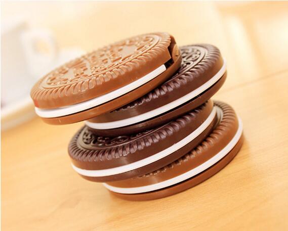 

Japan Style Mini Cute Cocoa Cookies compact mirror pocket portable hand mirror with Comb Makeup Tools 2 colors i like