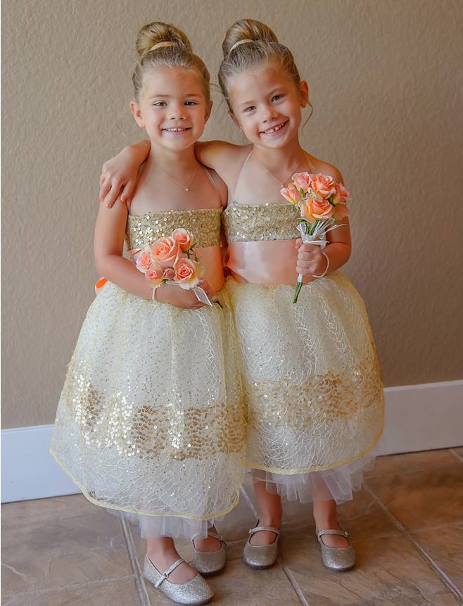 

Sparkly Gold Lace Flower Girls Dresses For Wedding A Line Halter Neck Sequined Birthday Gown Tea Length First Communion Dress, Ivory