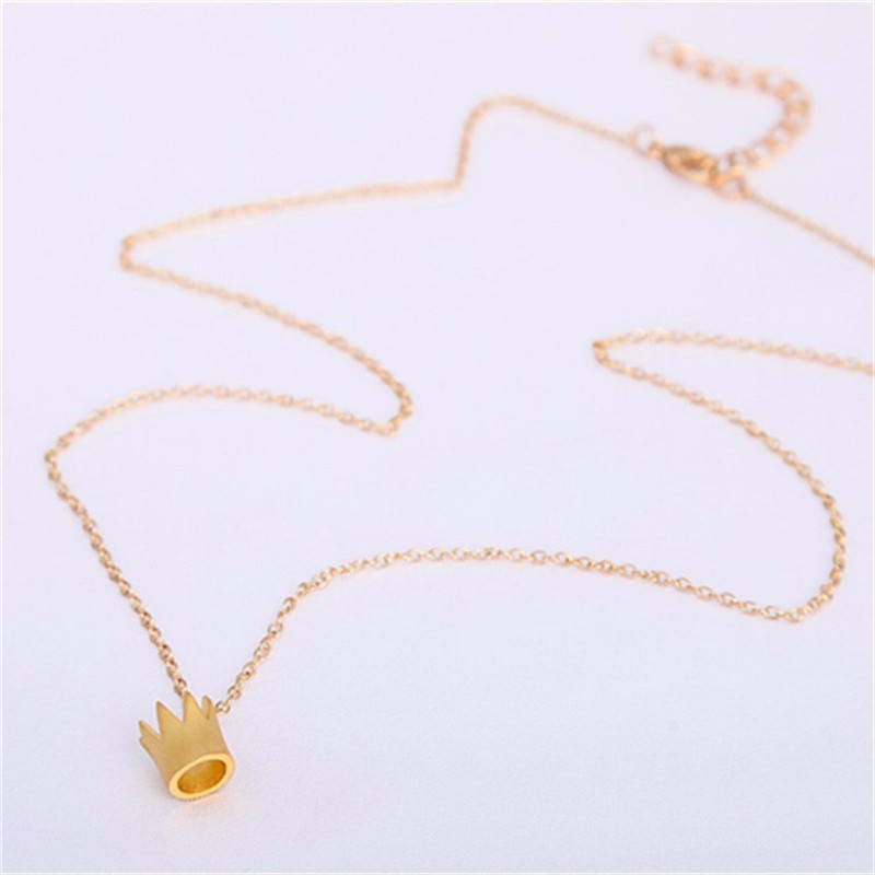 2016 Pendentifs de collier de couronne de vente chaude Disponible en deux couleurs cadeau d'anniversaire doré et argenté Charm Regal Royal collie