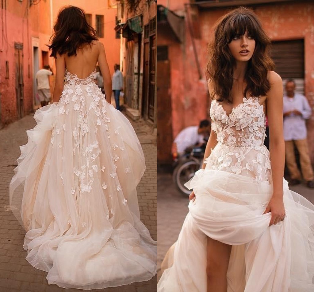 

Liz Martinez New Wedding Dresses 2017 Sexy with 3D Floral V Neck Illusion Backless Plus Size Elegant Garden Country Toddler Wedding Gowns, Ivory