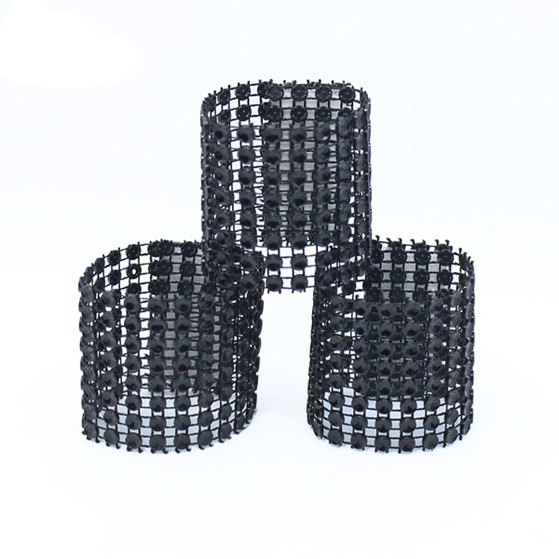 

Wholesale- 50Pcs/Lot Plastic Rhinestone Wrap Black Napkin Ring Napkin Buckle Hotel Wedding Supplies European Style Home Chair Decoration