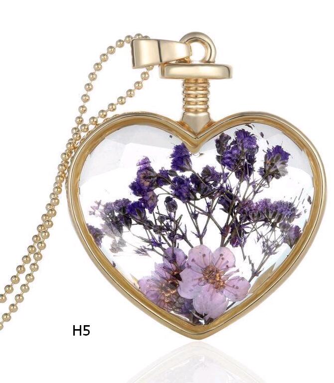 

Love Heart Pendant Necklace Crystal Dried Flower Inside Korean Style Plants Blossom Neck Chain Jewelry for Valentine s Day Gift