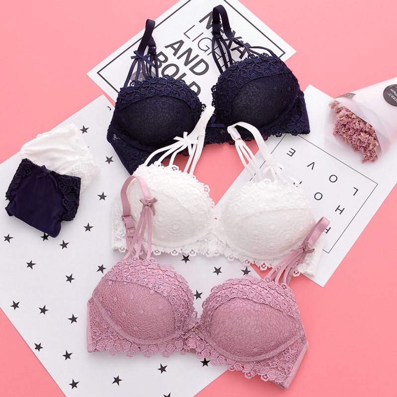 ropa interior pequeña mujer