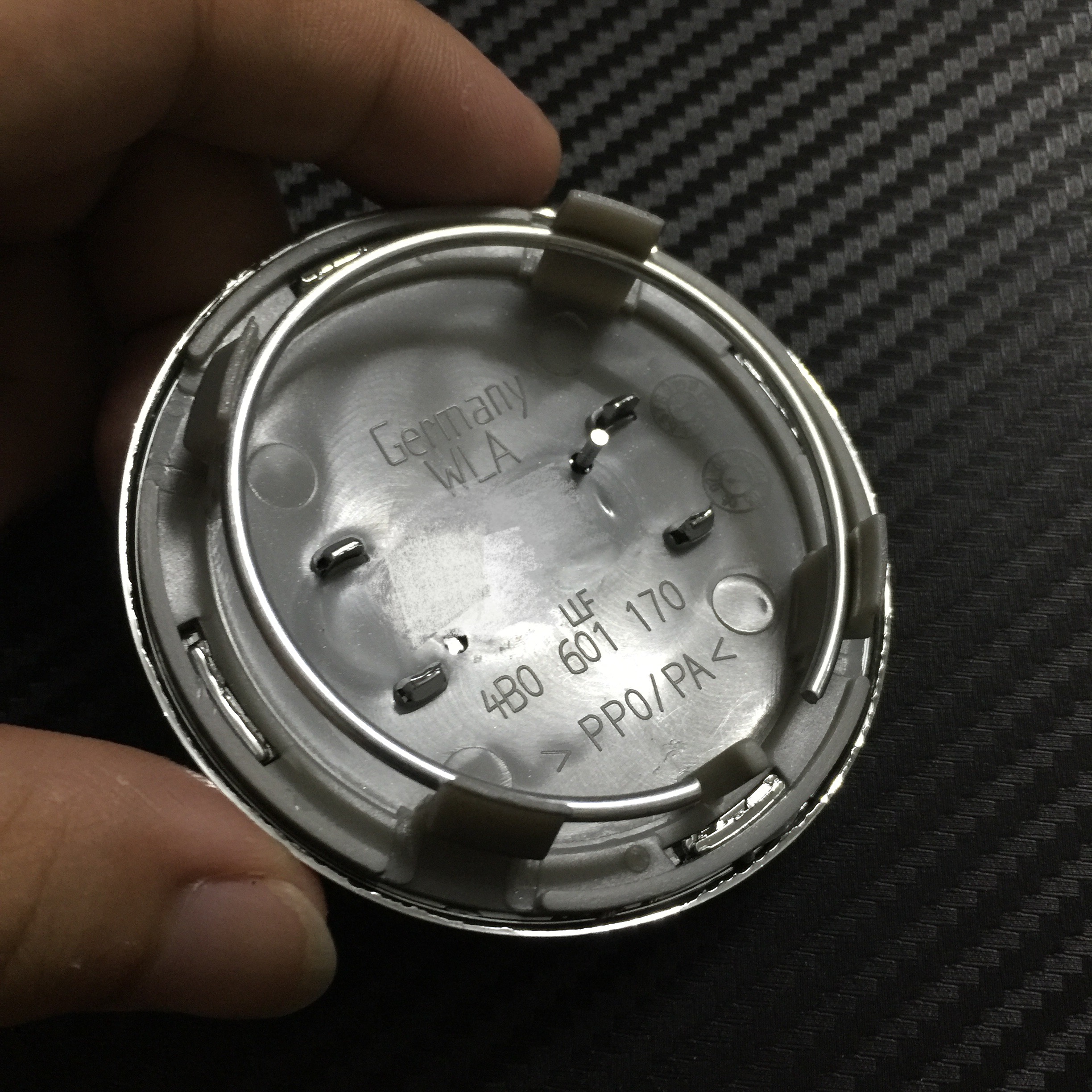 

100pcs 69mm Gray/Black 4B0601170A Wheel Center Cap/Wheel Hub Cap Cover Car Badge Emblem For A6 A8 Logo ALLOY BADGE Hub Caps DHL
