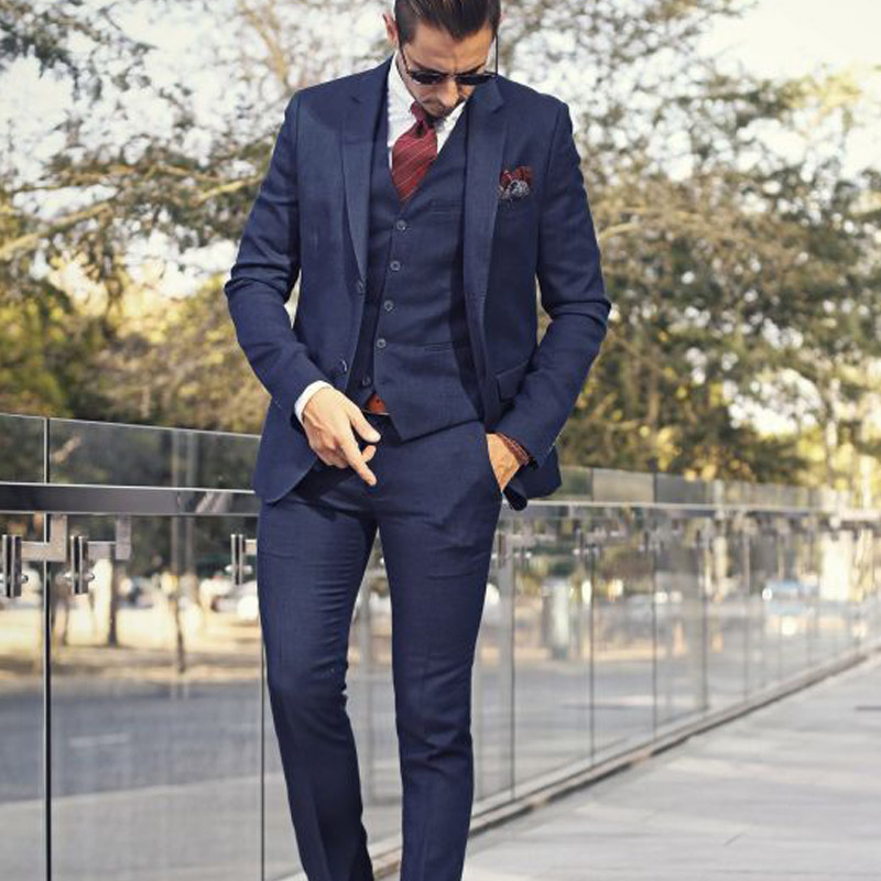 2018 Navy Wedding Groomsmen Tuxedos Three Piece Groom Wear Notched Lapel Two Button Classic Fit Business Men Suits (Jacket + Pants + Vest)