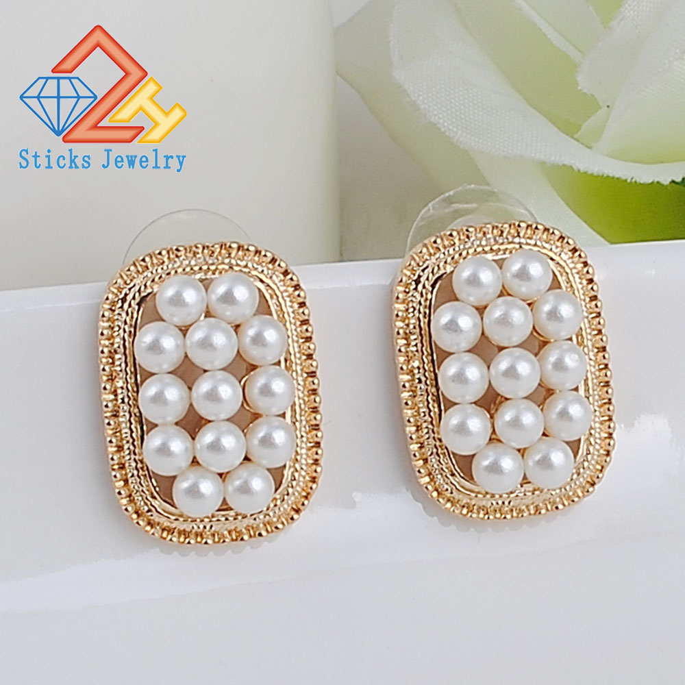 

Front and back covers of fashion rectangle earrings earrings pearl earrings
