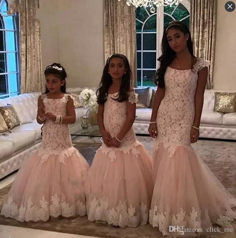Blush rose dentelle sirène filles robes de concours avec manches de capuchon de fleur de fleur robe pour les mariages zipper
