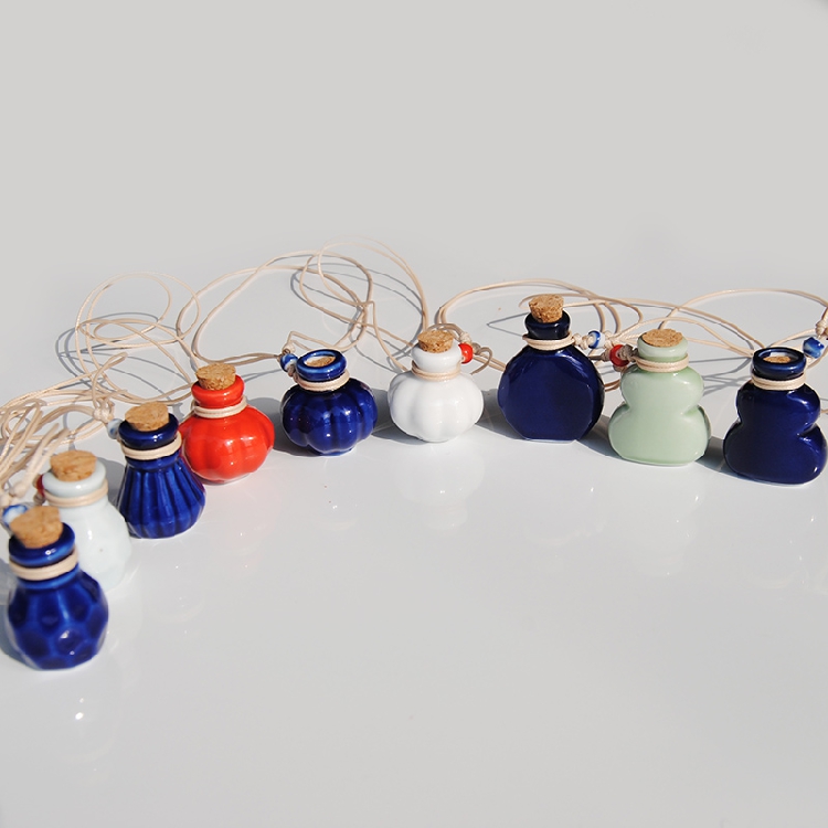 

Blue Green White Mini Ceramic Vials Perfume Bottle Wish Bottle Pendant Necklace Girls Favor Birthday Gift 10pcs/lot P085