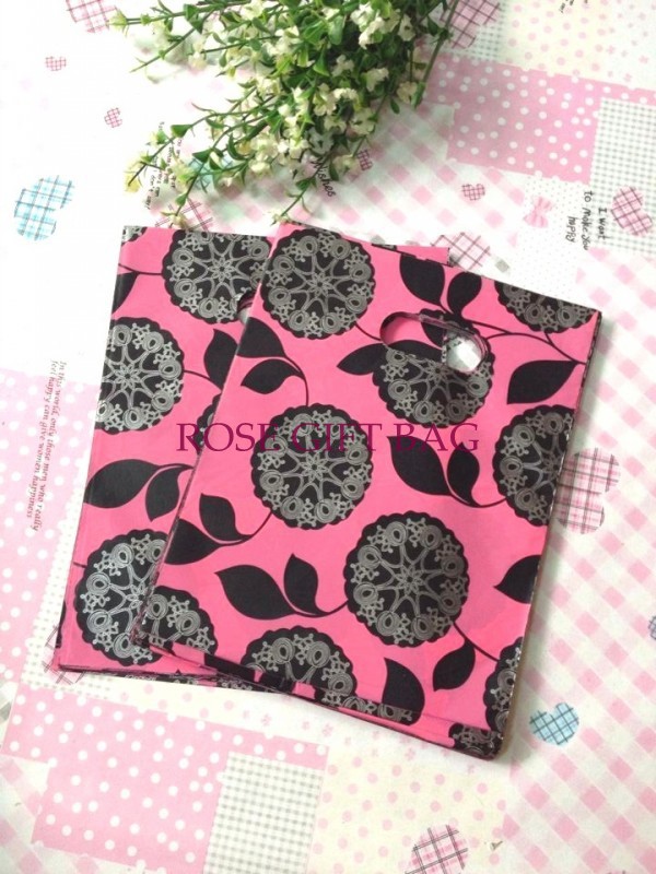 

Wholesale-100pcs/lot Dandelion Pattern Pink Plastic Gift Packaging Shopping Bag 15X20CM Boutique Carrier Plastic Bags With Handle