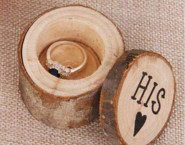 Une paire de bois boîte de bague de mariage rustique Shabby Chic boîte en bois boîte de mariage bague porte accessoires de photographie ronde cré