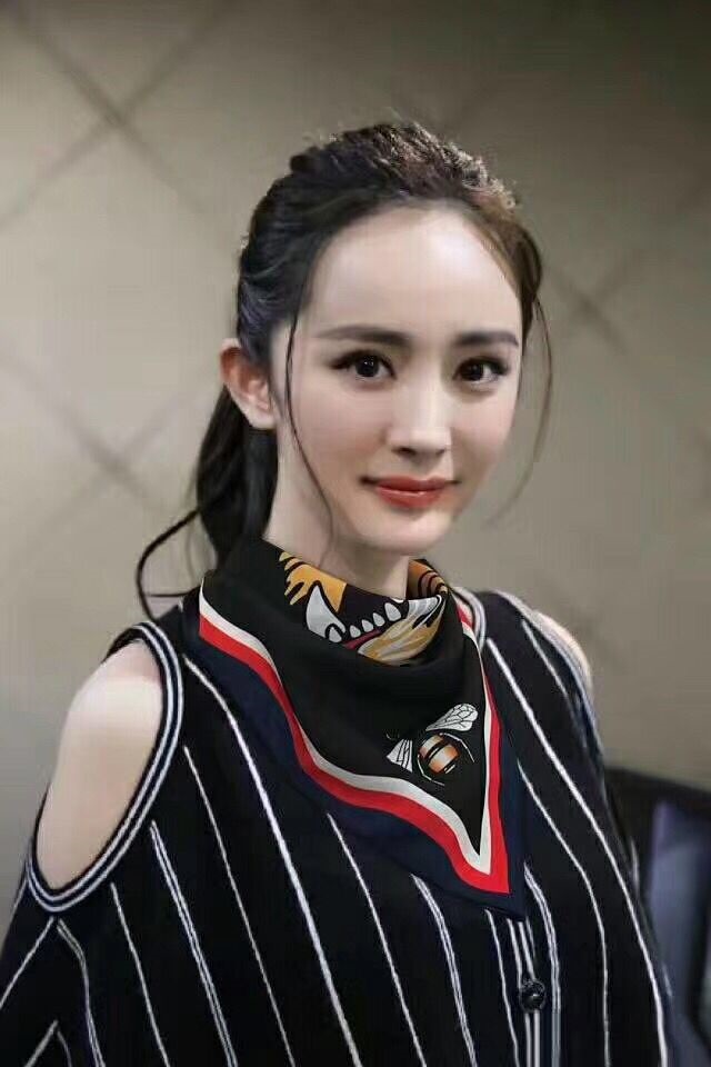 

Tiger Scarf Small Bee Print Silk Square Scarf Retro Wrap 70 * 70CM Quality Headband