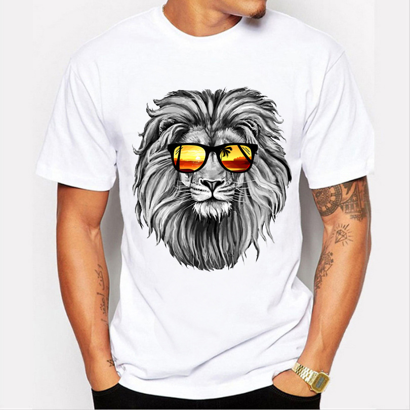 2017 Nouvelle Mode Le Roi Lion Porter Des Lunettes Imprimé T-Shirt Hommes D'été Cool Conception Tops Drôle Personnalisé Hipster Tees
