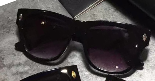 

Cool Square Sunglasses Gold Black Grey Lens Shades Gafas de sol Men Sunglasses with Box