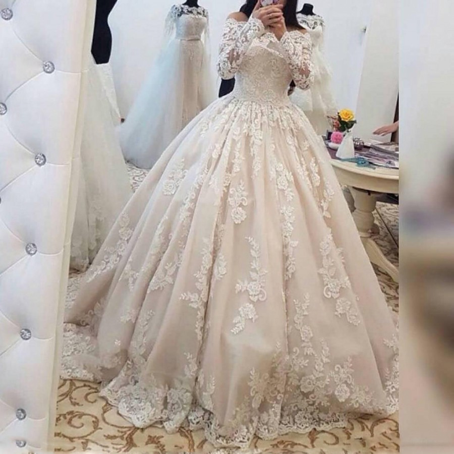 

Lace Long Sleeves Wedding Dresses 2018 Vintage Off The Shoulder A Line Bridal Gowns Sweep Train Lace Appliques Wedding Dress Vestidos, Black