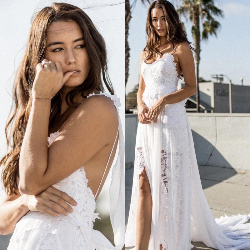 

2017 Sexy Cheap Lace Long Bridal Dresses Spaghetti Straps Side Split Open Backless Wedding Gowns With Chiffon Stunning Lace Wedding Dresses, Custom made from color chart